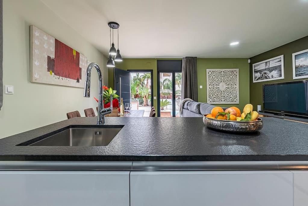 5 Stelle Piscina, Jacuzzi, Wifi - 2 Min Dal Mare Apartment Miami Playa Екстериор снимка