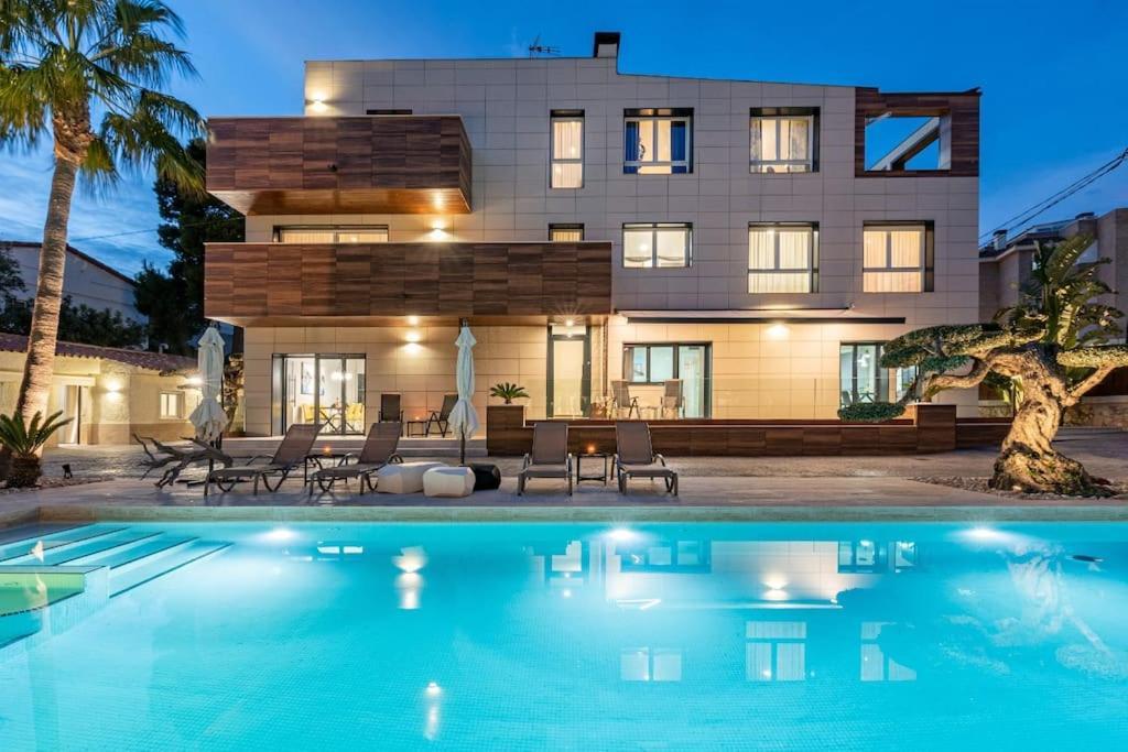 5 Stelle Piscina, Jacuzzi, Wifi - 2 Min Dal Mare Apartment Miami Playa Екстериор снимка